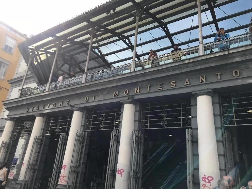 招待所 那不勒斯 Sleepin Montesanto酒店